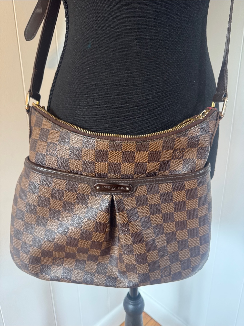 Authentic Louis Vuitton Damier Ebene Shoulder Bag in Brown